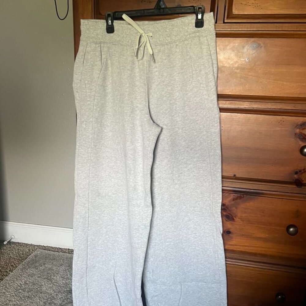 EUC Lululemon Scuba Wide Leg Sweats Size Large 34" Gray